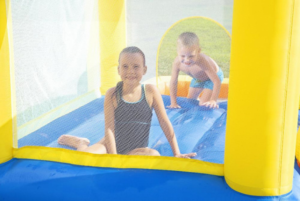 Водный игровой центр Bestway Beach Bounce 53381 (365х340х152)
